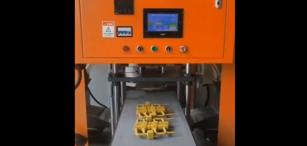 帶罩自動(dòng)射芯機(jī)